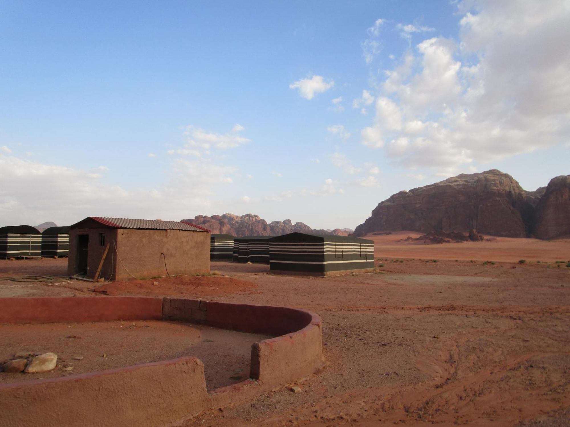 Bedouin House Camp Hotel Wadi Rum Exterior photo